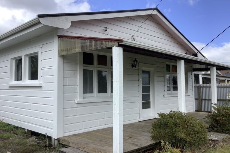 Photo of property in 15 Stafford Street, Blackball, 7804