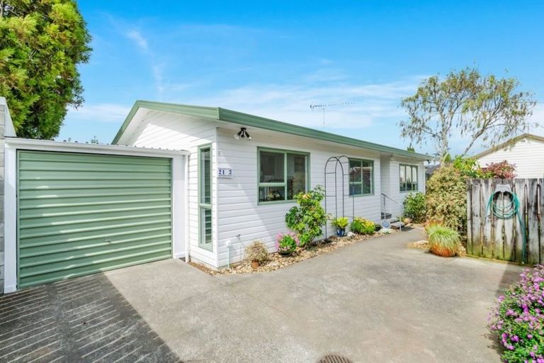 Photo of property in 2/21 Alexander Street, Papakura, 2110