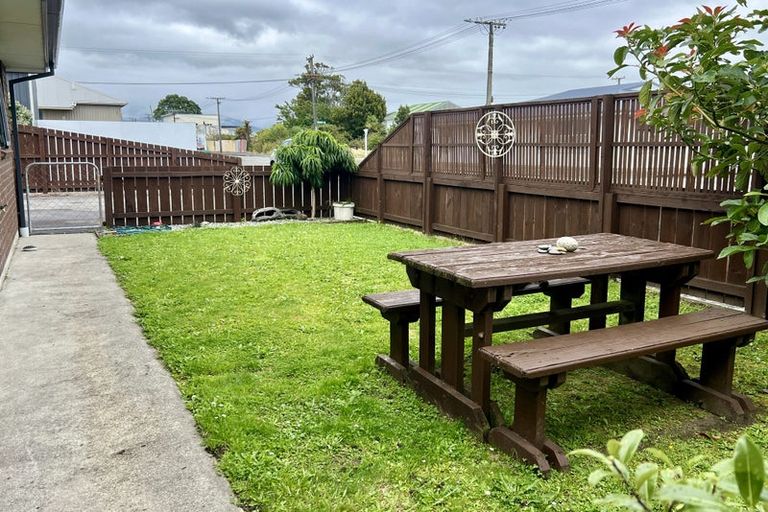 Photo of property in 9 Palmerston Street, Westport, 7825