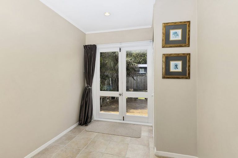 Photo of property in 64 Airlie Road, Plimmerton, Porirua, 5026