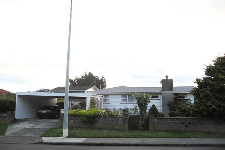 Photo of property in 108 Ruapehu Street, Paraparaumu, 5032