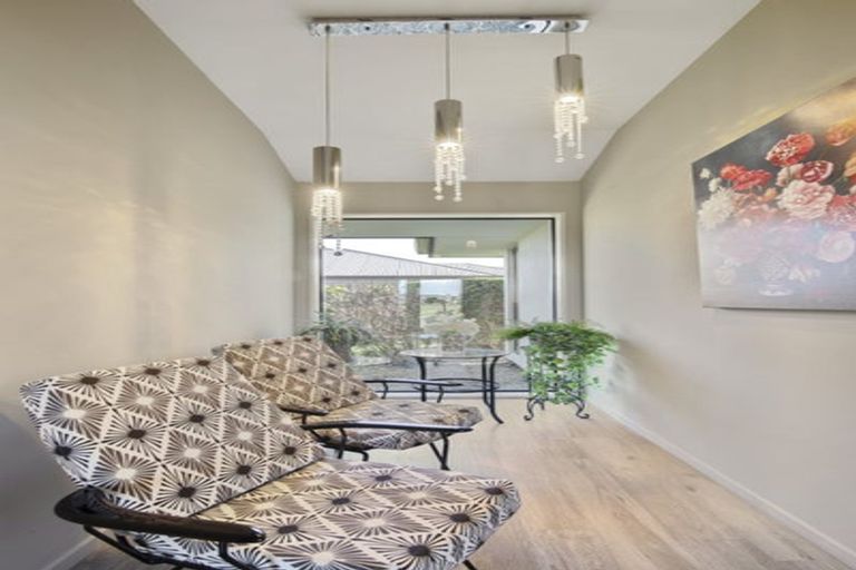 Photo of property in 1 Pimlico Place, Rangiora, 7400