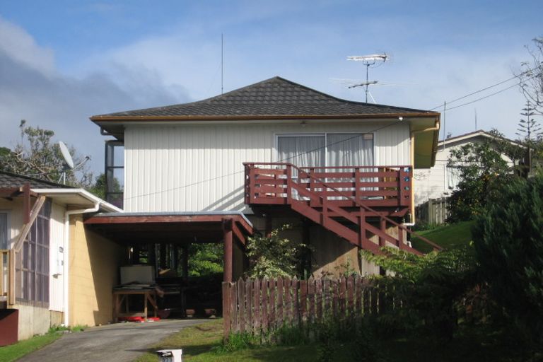 Photo of property in 1/323 Triangle Road, Massey, Auckland, 0614