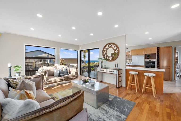 Photo of property in 29 Calypso Place, Rothesay Bay, Auckland, 0630