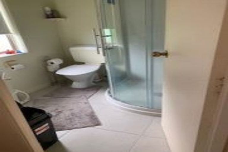 Photo of property in 1/40 Edgeworth Road, Glenfield, Auckland, 0629