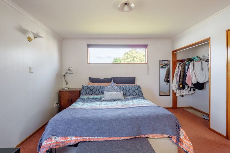 Photo of property in 1 Park Street, Winton, 9720