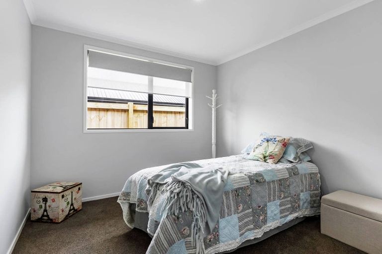 Photo of property in 28 Kerr Crescent, Patumahoe, 2679