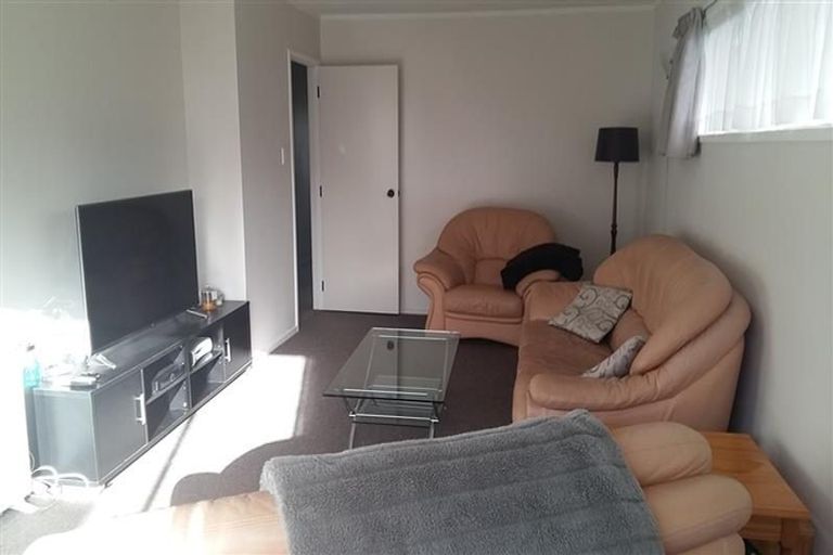 Photo of property in 2/14 Settlement Road, Papakura, 2110