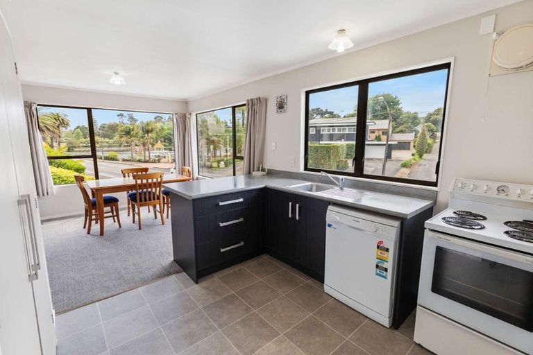 Photo of property in 87 Great North Road, Saint Johns Hill, Whanganui, 4501