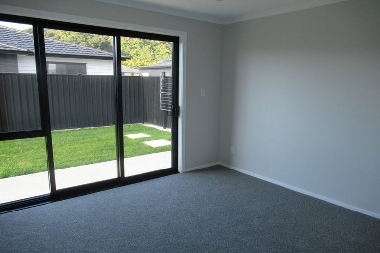 Photo of property in 1 Desert Gold Lane, Wallaceville, Upper Hutt, 5018