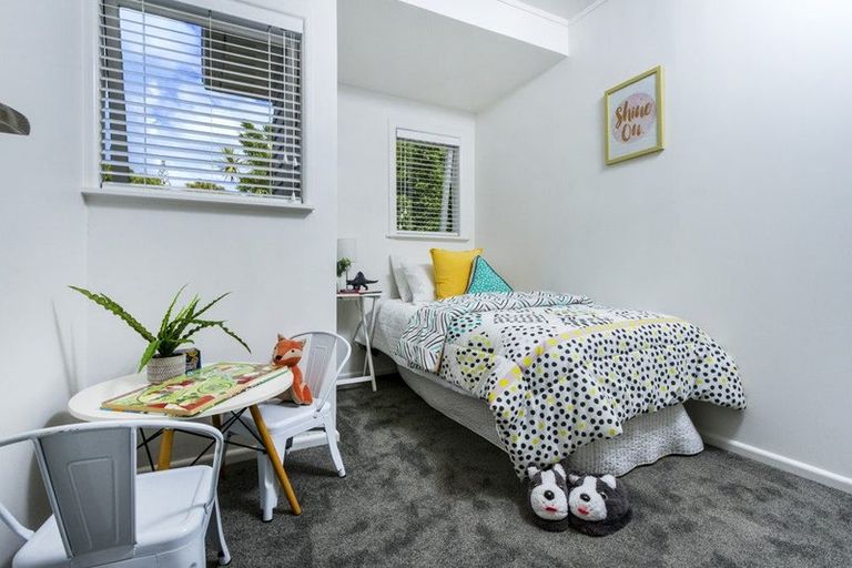 Photo of property in 36 Paramu Avenue, Birkdale, Auckland, 0626