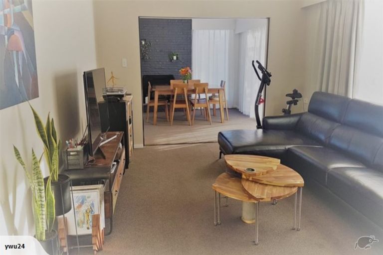 Photo of property in 129 Warren Crescent, Hillmorton, Christchurch, 8025