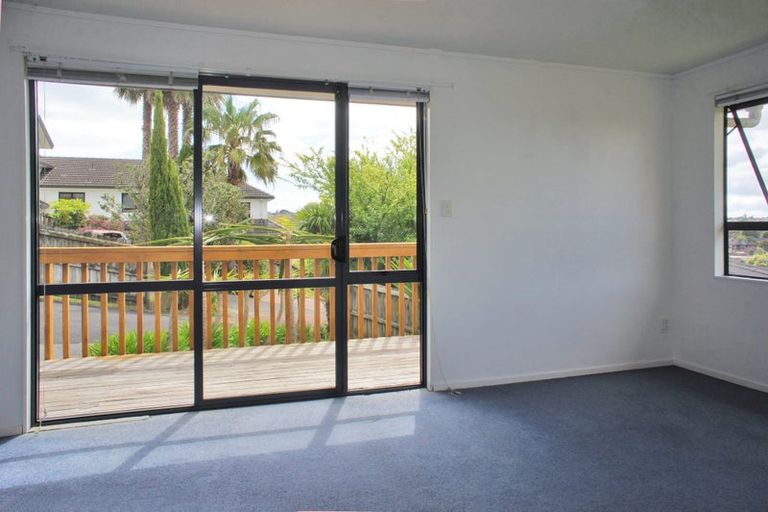 Photo of property in 20 Kells Place, Botany Downs, Auckland, 2010