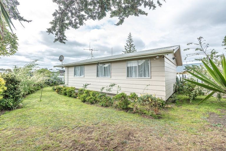 Photo of property in 28 Tongariro Street, Castlecliff, Whanganui, 4501