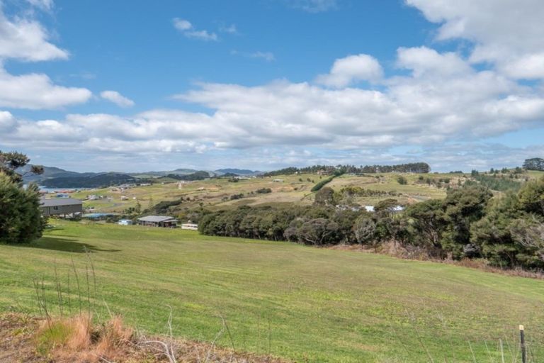 Photo of property in 1 Pekama Drive, Cable Bay, 0420