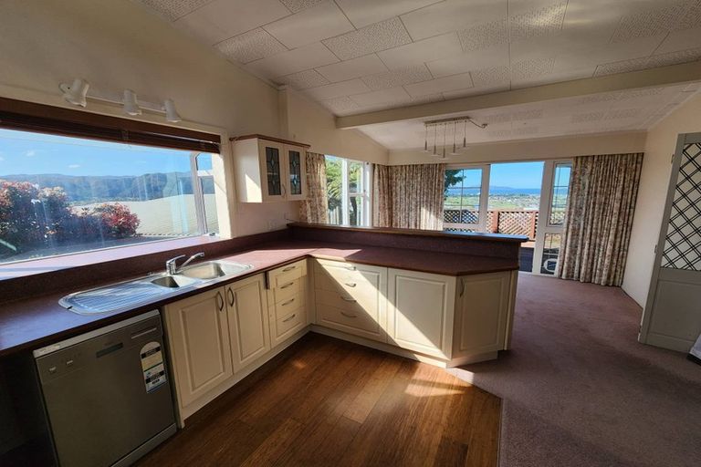 Photo of property in 16 City View Grove, Harbour View, Lower Hutt, 5010