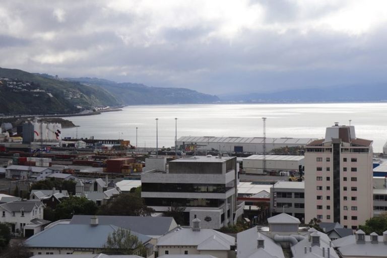 Photo of property in Summit Apartments, 29/184 Molesworth Street, Thorndon, Wellington, 6011