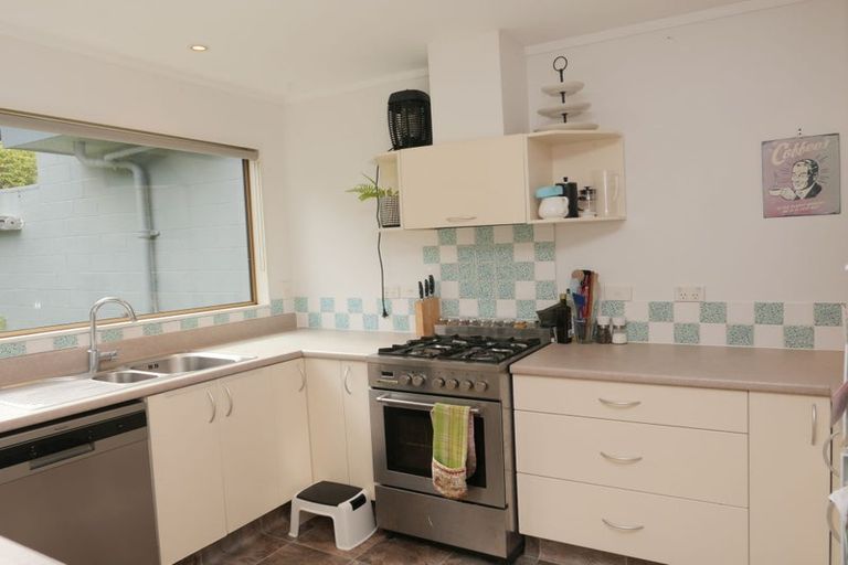 Photo of property in 31 Penryn Drive, Camborne, Porirua, 5026