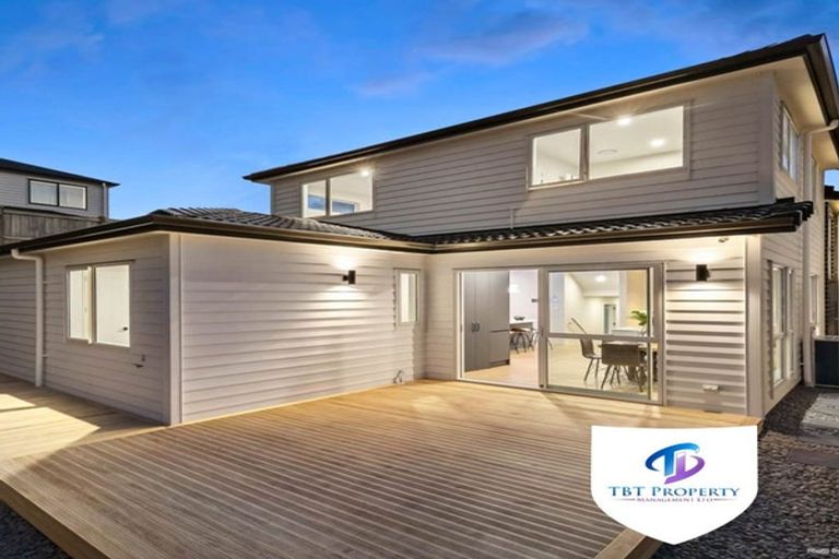 Photo of property in 17 Bushfield Drive, Flat Bush, Auckland, 2019