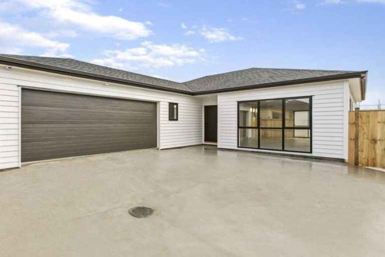 Photo of property in 5 Kakabeak Way, Takanini, 2110