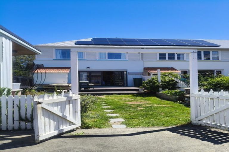 Photo of property in 35 Hawkins Street, Waiwhetu, Lower Hutt, 5010