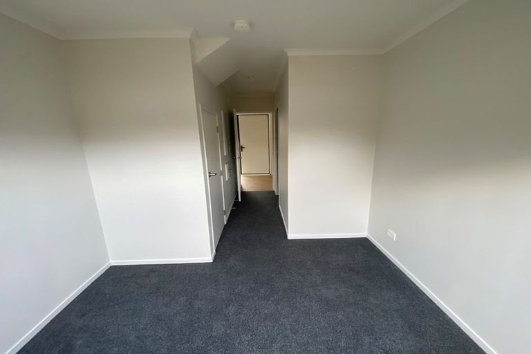 Photo of property in 5/5 Peachgrove Road, Te Atatu Peninsula, Auckland, 0610