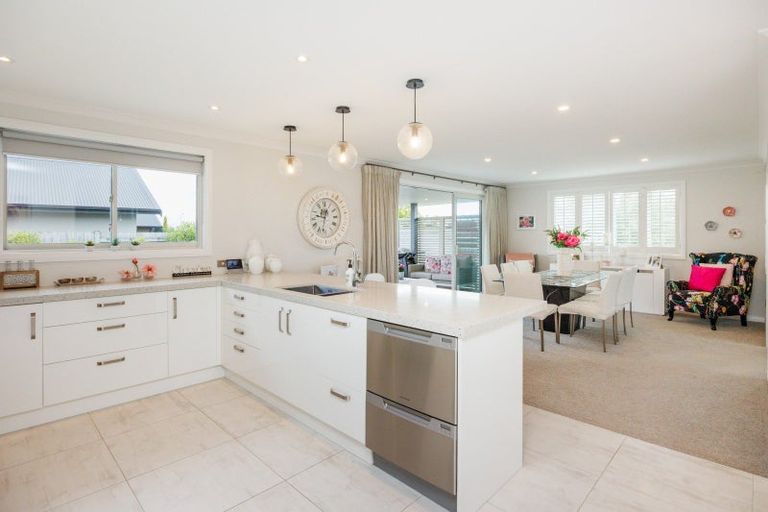 Photo of property in 11 Silicon Way, Fitzherbert, Palmerston North, 4410