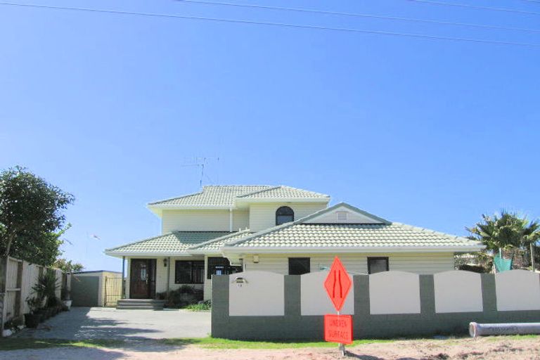 Photo of property in 13 Karewa Parade, Papamoa Beach, Papamoa, 3118