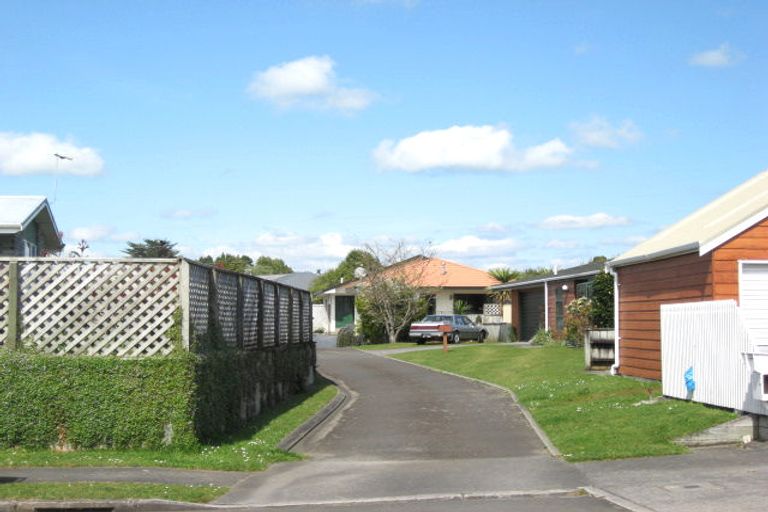 Photo of property in 4a Tyne Place, Highlands Park, New Plymouth, 4312