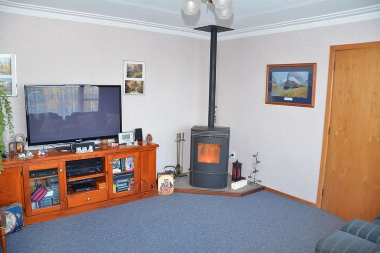 Photo of property in 23 Lowestoft Street, Balclutha, 9230