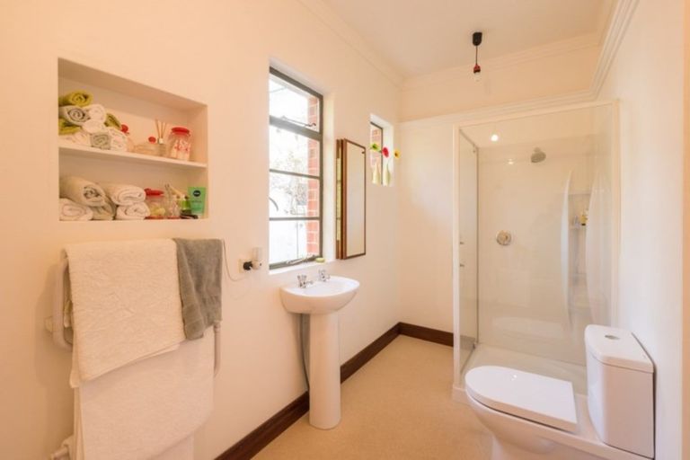 Photo of property in 18 Newgate Street, Picton, 7220