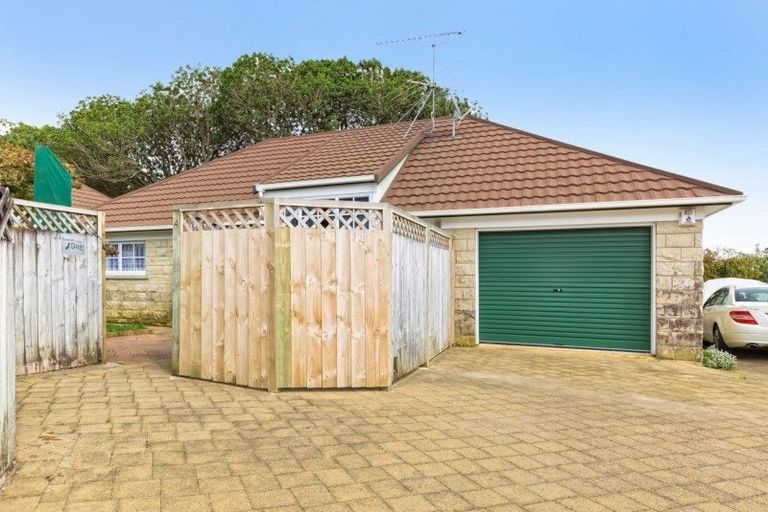 Photo of property in 4/2 Tampin Road, Hillpark, Auckland, 2102