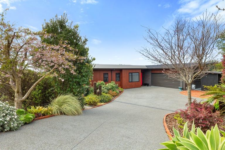 Photo of property in 9 Kapurau Lane, Merrilands, New Plymouth, 4312