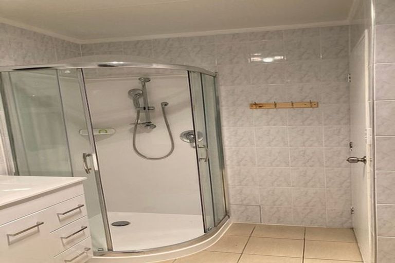 Photo of property in 55a Archibald Road, Kelston, Auckland, 0602