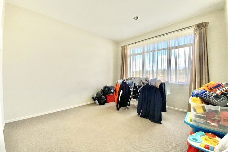 Photo of property in 4 Luna Place, Henderson, Auckland, 0612