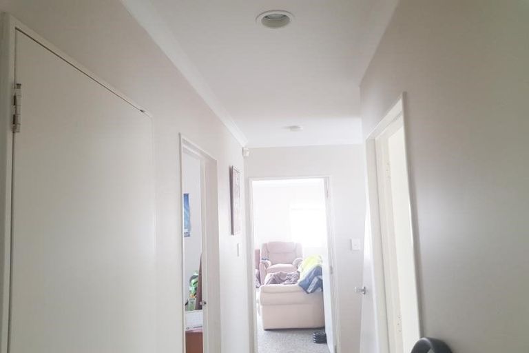 Photo of property in 2/16 Ocean View Road, Northcote, Auckland, 0627