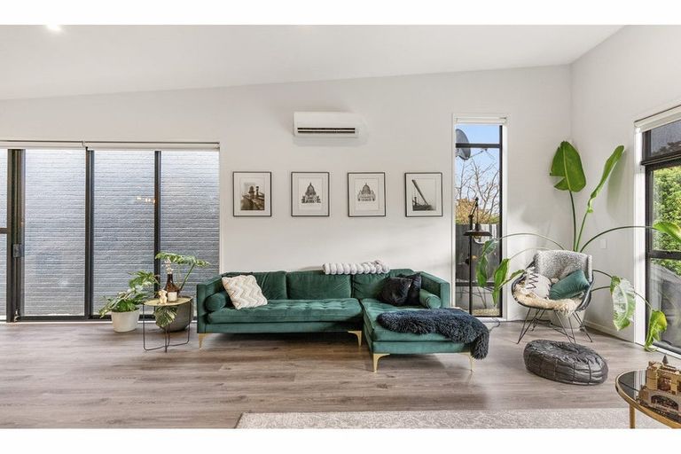 Photo of property in 7 Bravery Road, Papakura, 2110