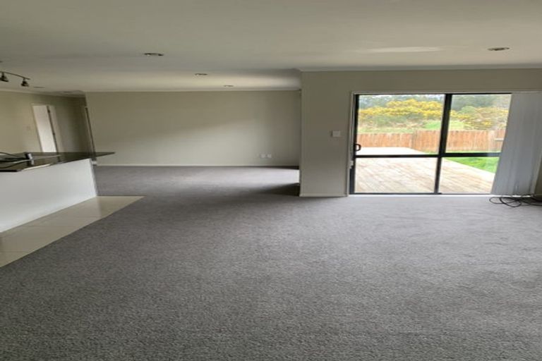 Photo of property in 80 South Kensington Way, Henderson, Auckland, 0612