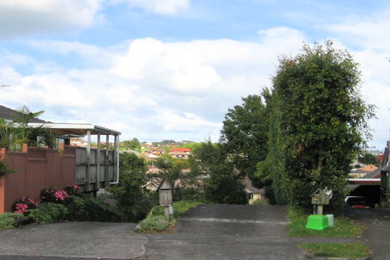 Photo of property in 1/68 Mirrabooka Avenue, Botany Downs, Auckland, 2010