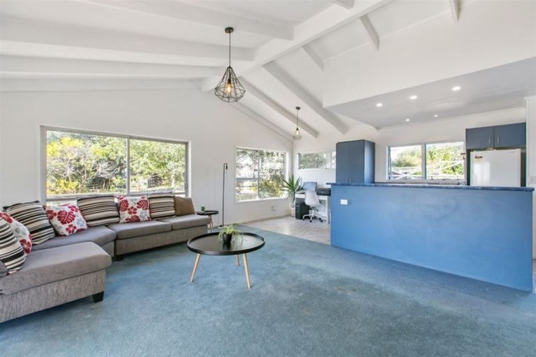 Photo of property in 301 Triangle Road, Massey, Auckland, 0614