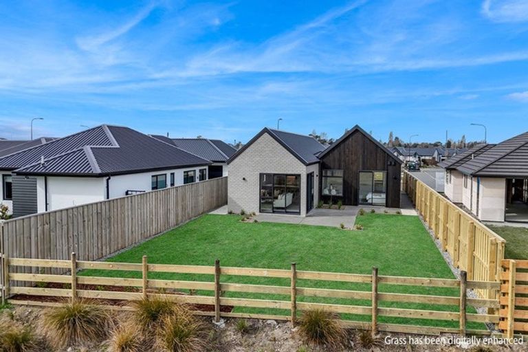 Photo of property in 35 Crossley Avenue, Woodend, 7610