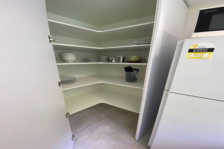 Photo of property in 2 Kopiko Way, Brooklyn, Wellington, 6021