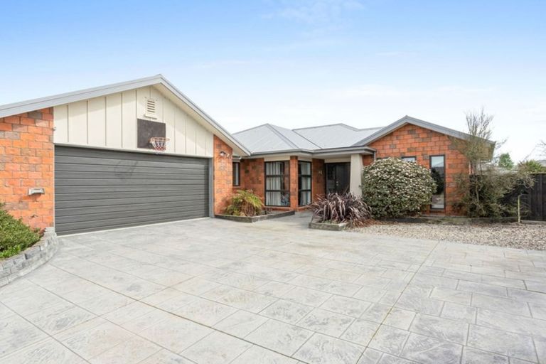 Photo of property in 6 Taiwhenua Street, Rangiora, 7400