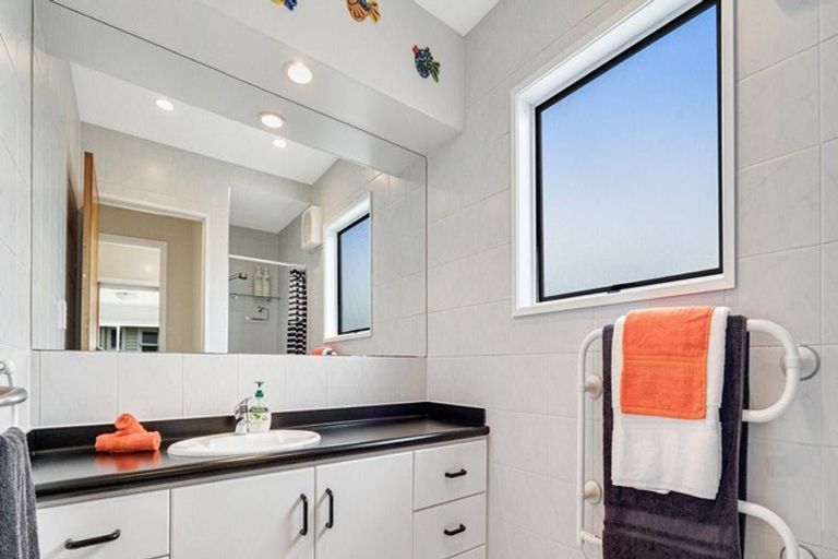 Photo of property in 65 Konini Road, Titirangi, Auckland, 0604