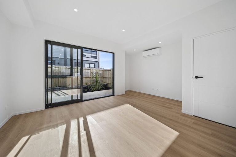 Photo of property in 10 Clendon Place, Manurewa, Auckland, 2102