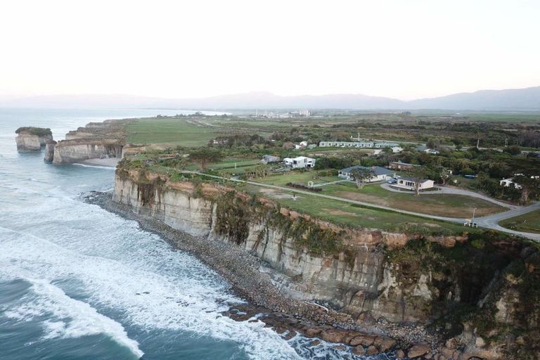 Photo of property in 6 Clifftop Lane, Cape Foulwind, Westport, 7892