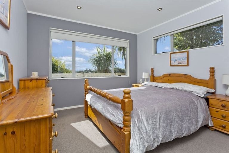 Photo of property in 589d East Coast Road, Browns Bay, Auckland, 0632