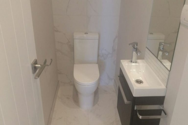 Photo of property in 2b Makura Road, Long Bay, Auckland, 0630