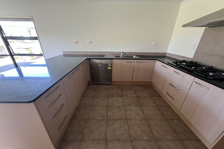 Photo of property in 2 Deerfield Place, Flat Bush, Auckland, 2019
