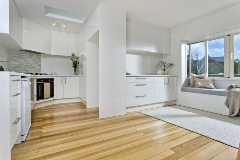 Photo of property in 5 Sandpiper Grove, Unsworth Heights, Auckland, 0632